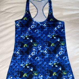 Cute, like new lululemon workout tank!